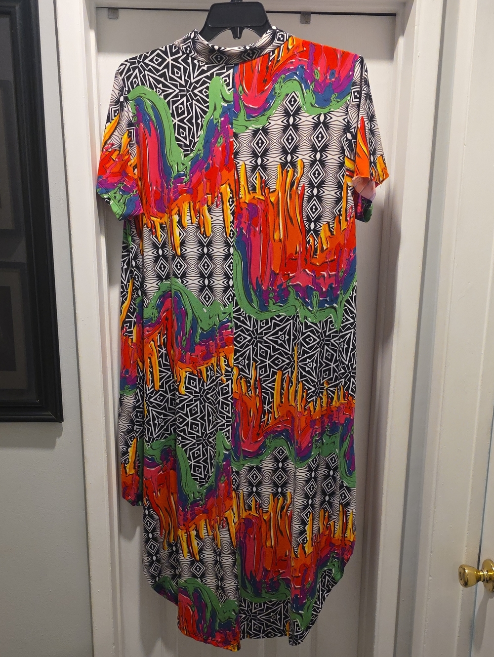 Multicolor Abstract High-Low Tunic Top - Picture 4 of 4